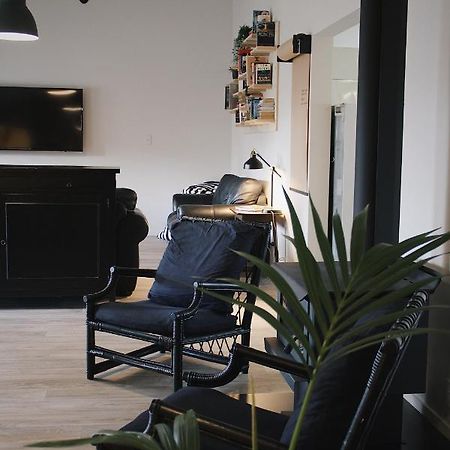 Hugo & Carters Backpackers & Motel Tauranga Exteriör bild The interior of a typical apartment
