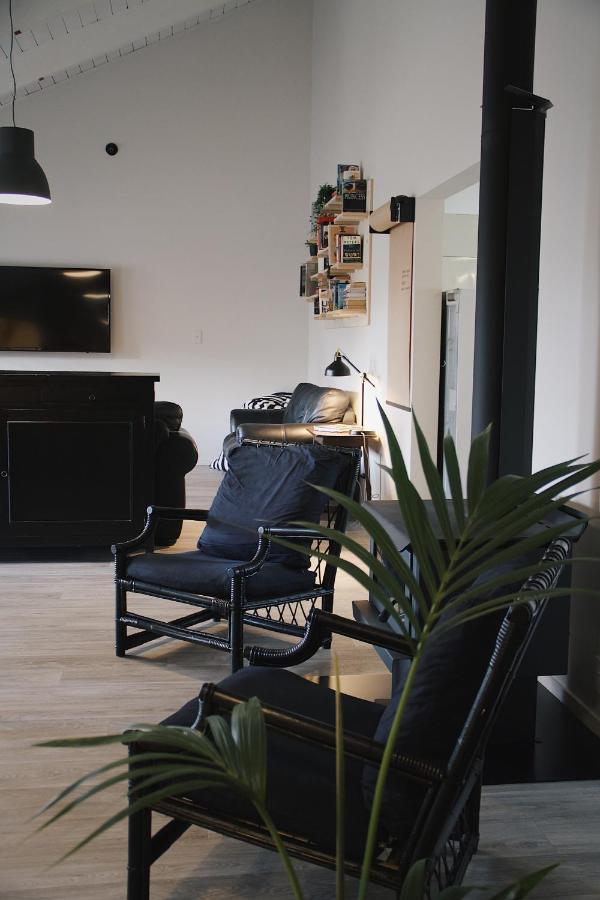 Hugo & Carters Backpackers & Motel Tauranga Exteriör bild The interior of a typical apartment